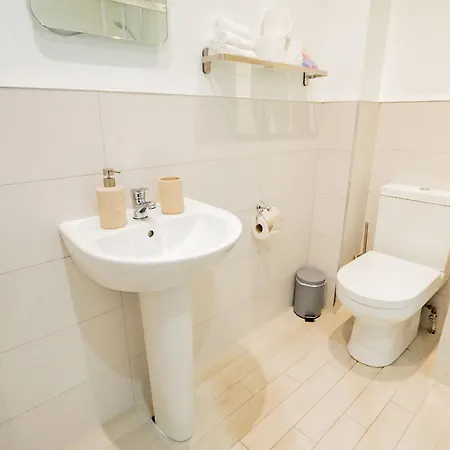 Dockview Port Apartment *