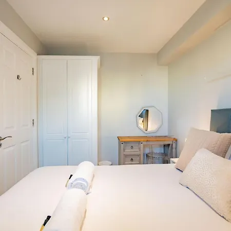 Dockview Port Apartment *